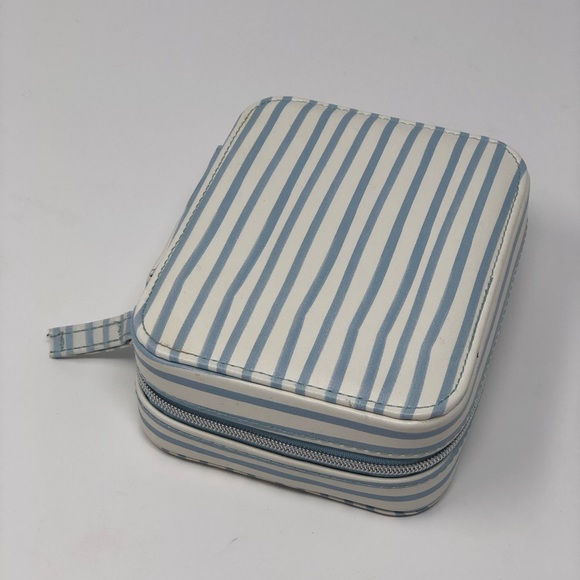 ❌PRICE DROP❌ Travel Jewelry Case Box Holder - Picture 2 of 4